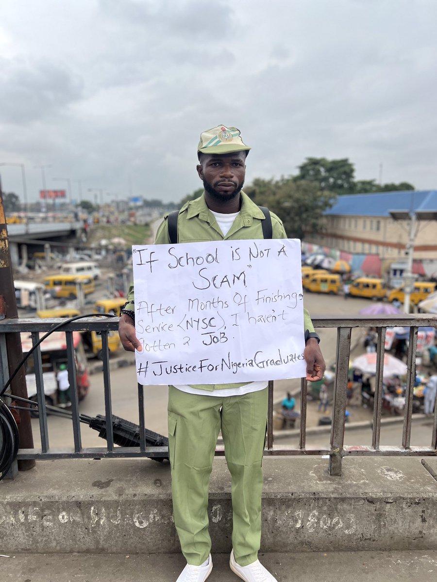 heraluxe's tweet photo. Met this corper on Oshodi Bridge today, crying out after NYSC with no job. Let’s stand together for #JusticeForNigeriaGraduates! Help a graduate—share their story! 🇳🇬 #SupportOurYouth https://t.co/WeIdV0oANR