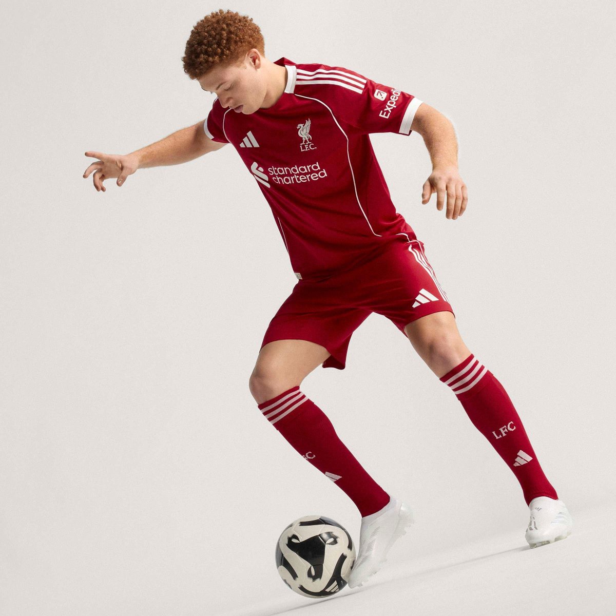 thejurgenholic's tweet image. Tanggal 1 Agustus Liverpool akan resmi berpindah dari Nike ke Adidas.
Siapa yang gak sabarr? ☝🏼😃