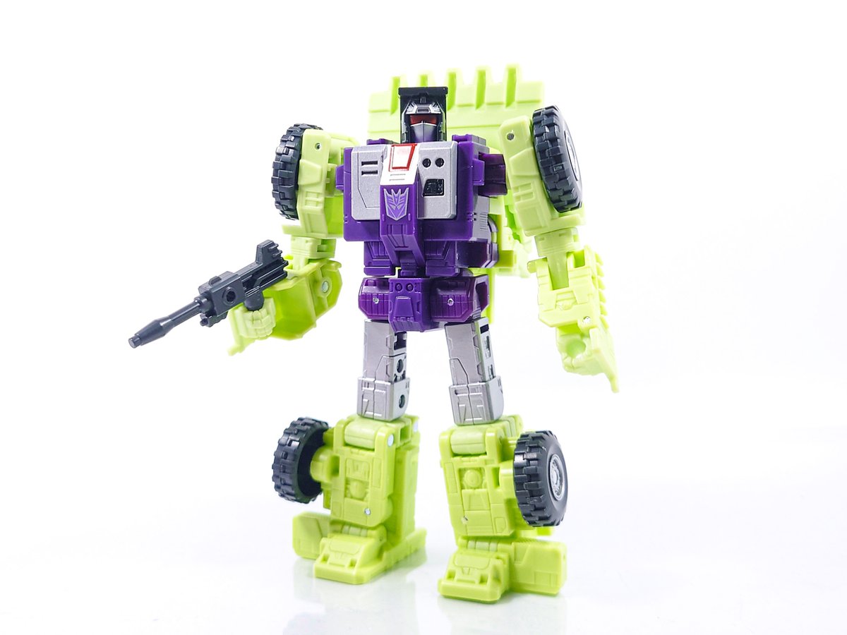 PS_Sirenstrike's tweet image. TS-06 スクラッパー
腕の付け根が展開する都合で肩を前後に出す可動が搭載されてます
腰が回らないのが惜しいけど武器を構える姿勢がより映えますね
デバスター用の武器が分離する機能がUW版から引き継がれており、今回はタブが専用に付いているのできっちり接続可能です