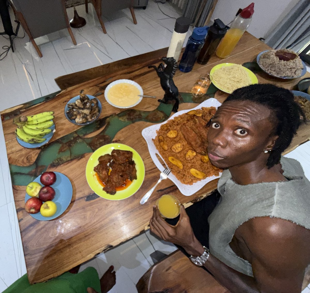 NextGenEmmanuel's tweet image. Me after the @wardenprotocol  TGE hits and I realize I didn’t just yap  I positioned early.
Plate full. Wallet full. Vision clear everywhere good!

$WARD EN UP
#WardenProtocol