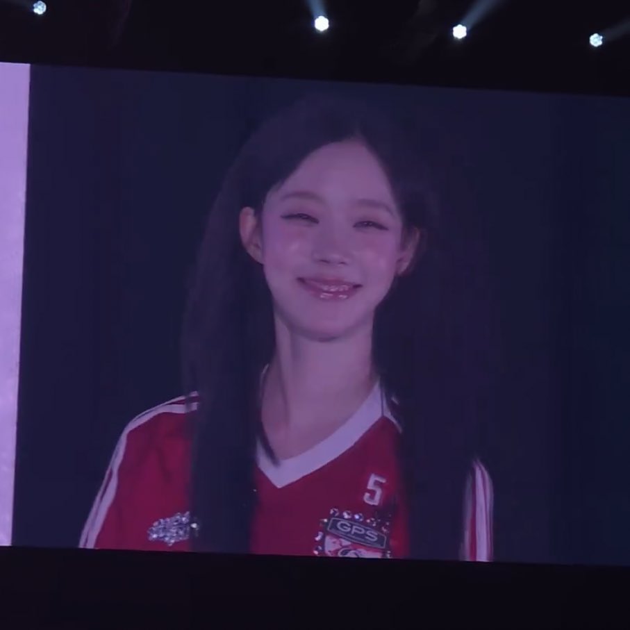 ikes_8229's tweet image. MJ 웃을 때 진짜 착순이