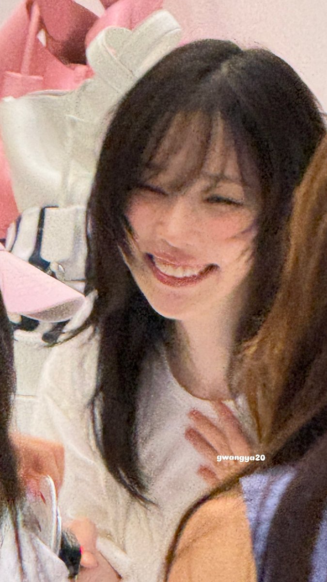ikes_8229's tweet image. MJ 웃을 때 진짜 착순이
