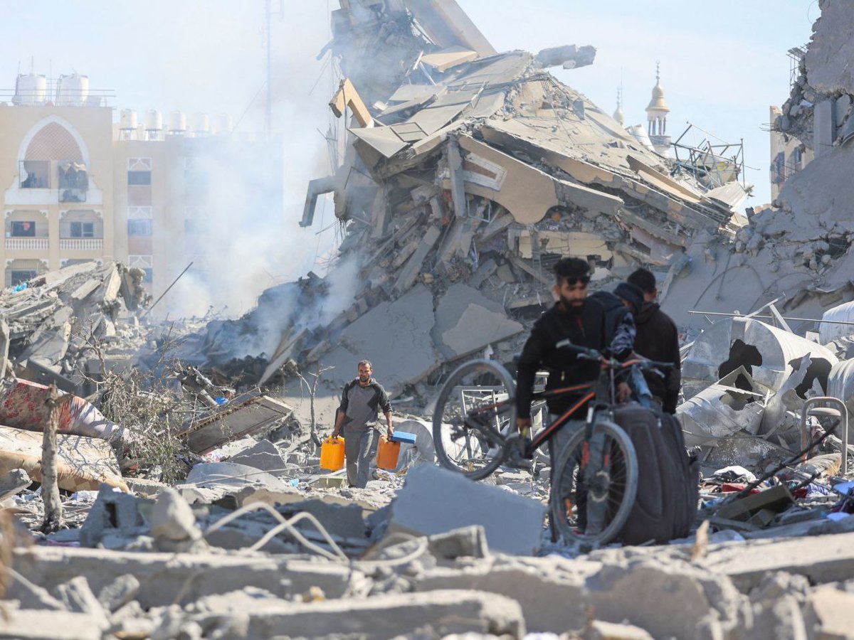 MilitantTracker's tweet image. 🚨🇵🇸 Occupied Palestine – Gaza Bleeds Again
▪️ Al-Nuseirat: 7 martyred, 22 injured as Israeli forces strike a crowd near aid point on Salah al-Din St.
▪️ Sheikh Radwan: 1 martyr, multiple injured in Israeli shelling of residential apartment.
▪️ Hakr, Deir al-Balah: New injuries…