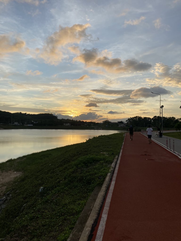 ฟิตๆ 🏃‍♀️
อ่างเก็บน้ำแก้มลิงคลองเรียน