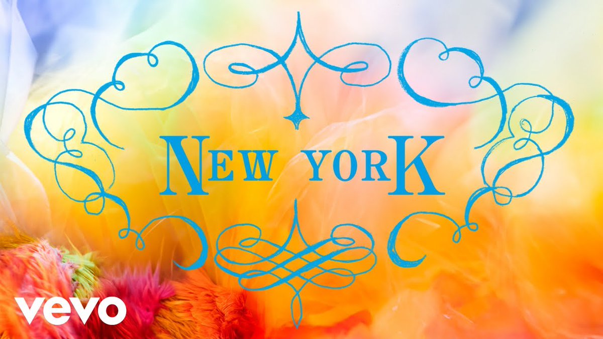 donutmind_2's tweet image. obviously addison rae is NOT liza minelli, but gays be gaggin over new york since the dawn of sound