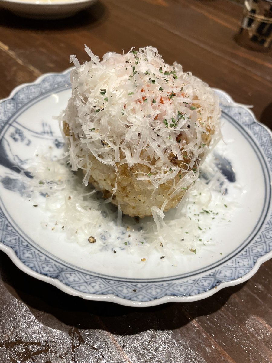 satoumizu_tcg's tweet image. 月が見えないぐらいチーズがかかった焼きおにぎり