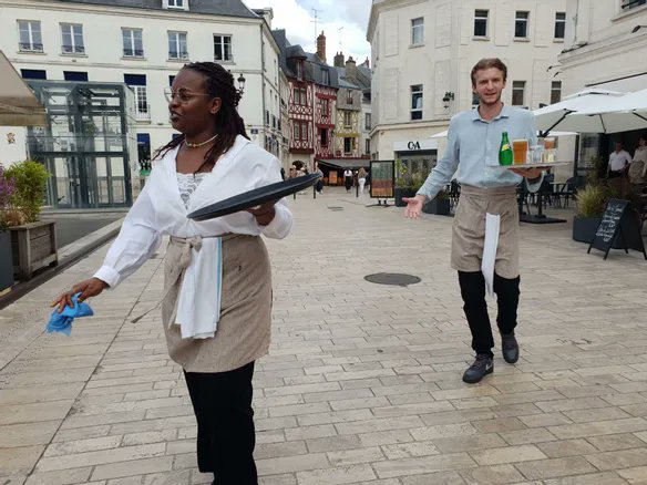 larep_fr's tweet image. Accueil des touristes : les serveurs d'Orléans parlent-ils bien l’anglais ou d'autres langues étrangères ? larep.fr/orleans-45000/…