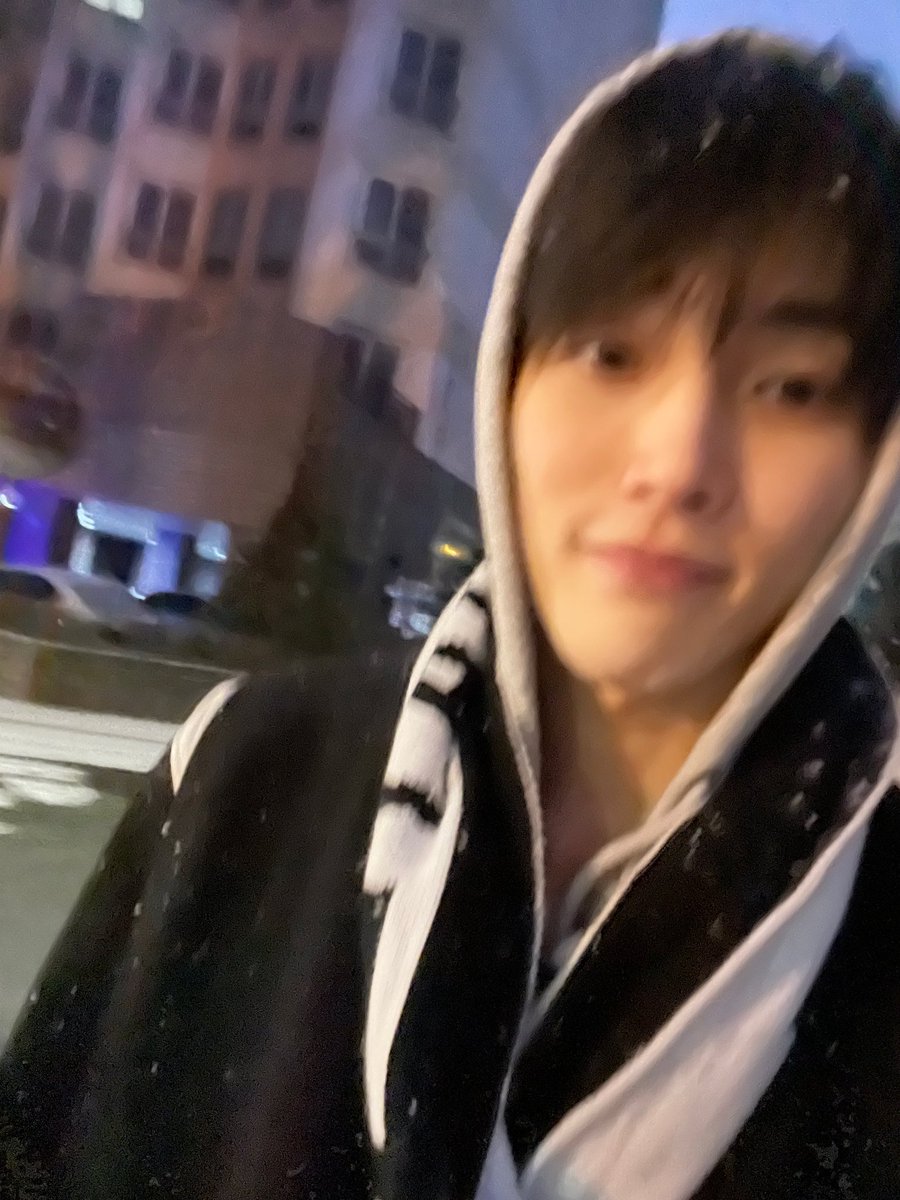bubhanie's tweet image. xnghan winter selca :3