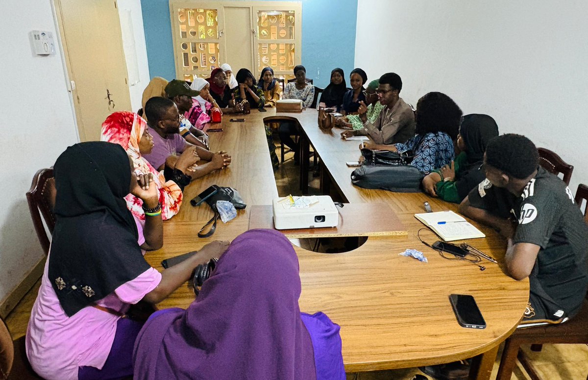 Le samedi 26 juillet, l'𝗔𝗣𝗝𝗘𝗖 𝗮 𝗽𝗿𝗼𝗰é𝗱é 𝗮𝘂 𝗹𝗮𝗻𝗰𝗲𝗺𝗲𝗻𝘁 𝗼𝗳𝗳𝗶𝗰𝗶𝗲𝗹 𝗱𝗲 𝘀𝗲𝘀 𝗰𝗹𝘂𝗯𝘀 𝗱𝗲 𝗹𝗲𝗰𝘁𝘂𝗿𝗲/𝗱é𝗯𝗮𝘁 𝗲𝘁 𝗱’𝗮𝗻𝗴𝗹𝗮𝗶𝘀.

#ApjecMali #LancementOfficiel #ClubsAnglaisEtLecture