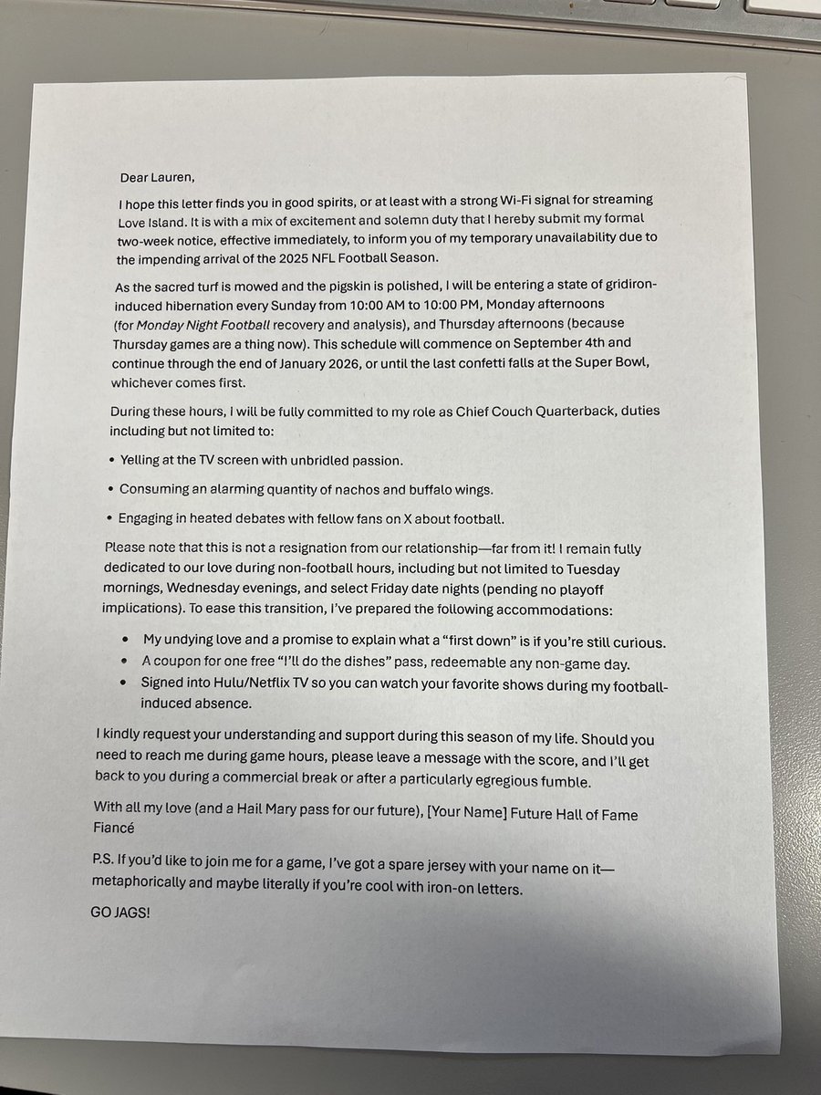 ItsIanDee's tweet image. Officially out in my 2 week notice, to my fiancé that football is coming up. Thanks @grok for helping me write it up.