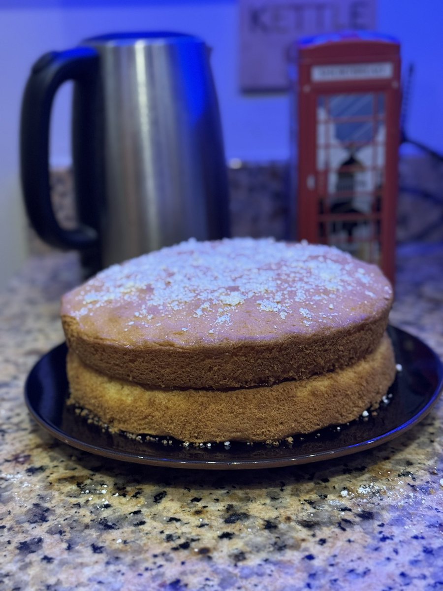 BeardedBitchPod's tweet image. I celebrated the Lionesses’ Euros win with a Victoria Sponge—custard powder in the mix for that Custard Cream energy, and apricot jam in honour of Her late Majesty. Football and flavour came home. 🏆🇬🇧👑
#Lionesses #Euros #BritishBakeOff #VictoriaSponge #FootballCameHome