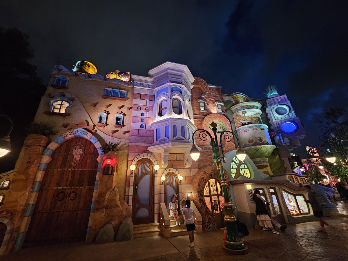 Gumbycat3's tweet image. ตอนกลางคืนไฟสวยมากกกก