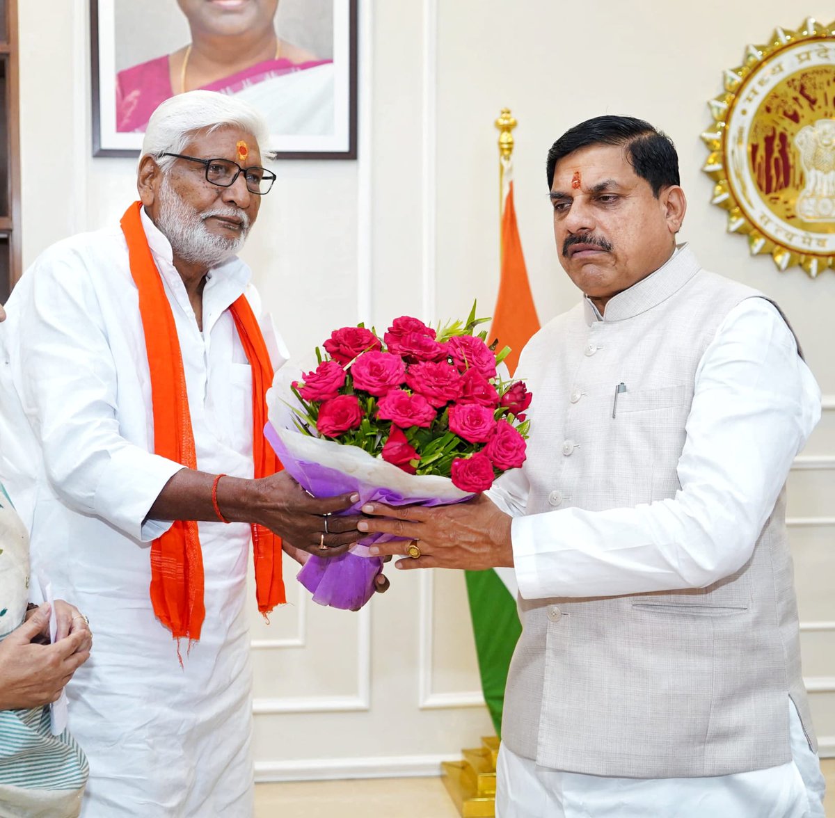 drmohanoffice51's tweet image. माननीय मुख्यमंत्री जी से आज भोपाल निवास स्थित समत्व भवन में त्योंथर विधानसभा क्षेत्र से पूर्व विधायक श्री श्यामलाल द्विवेदी जी ने सौजन्य भेंट की।

@DrMohanYadav51
@DwivediShyamlal