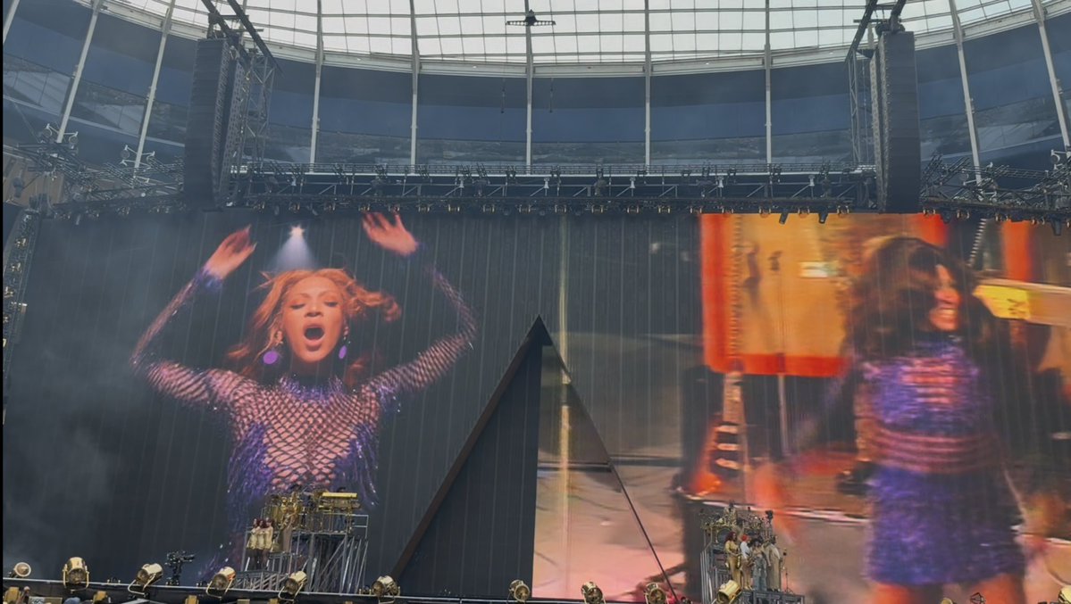 MYBEDAZZLEDCANE's tweet image. Crazy to think Bey has already teased ACT III thematics, visuals and references in the COWBOY CARTER tour interludes 🤌🏼