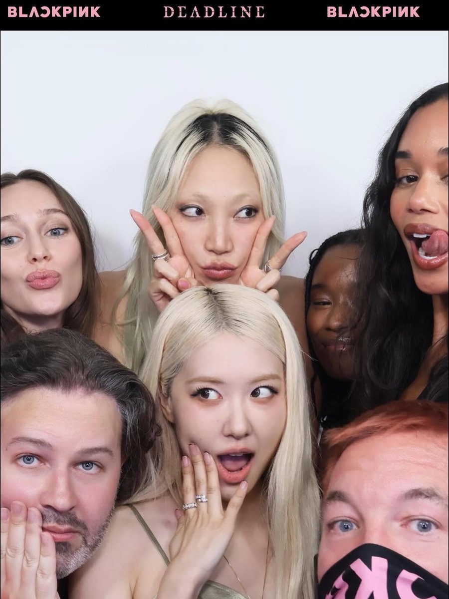 servedslayed's tweet image. We got Rosé x Alycia Debnam-Carey in one photo and now Zayn attended Blackpink's concert omg I love winning 😭
Also can't forget the Rosé x Harry photo 😊