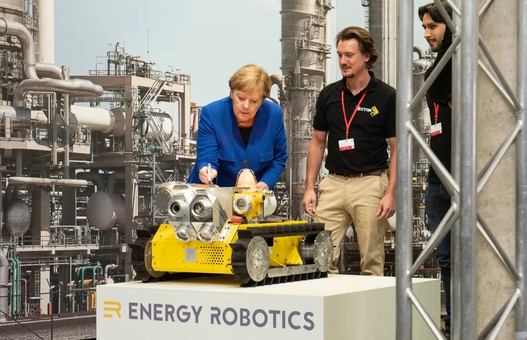 This week's standout robotics opportunities:

🏗️ Robot Operator at <a href="/Monumental/">MSE Network</a> - On-site construction robot management in Netherlands

👔 Chief of Staff at @Isimbard - Senior leadership role with competitive salary &amp; equity in UK

🤖 AI Engineer Working Student/Intern at