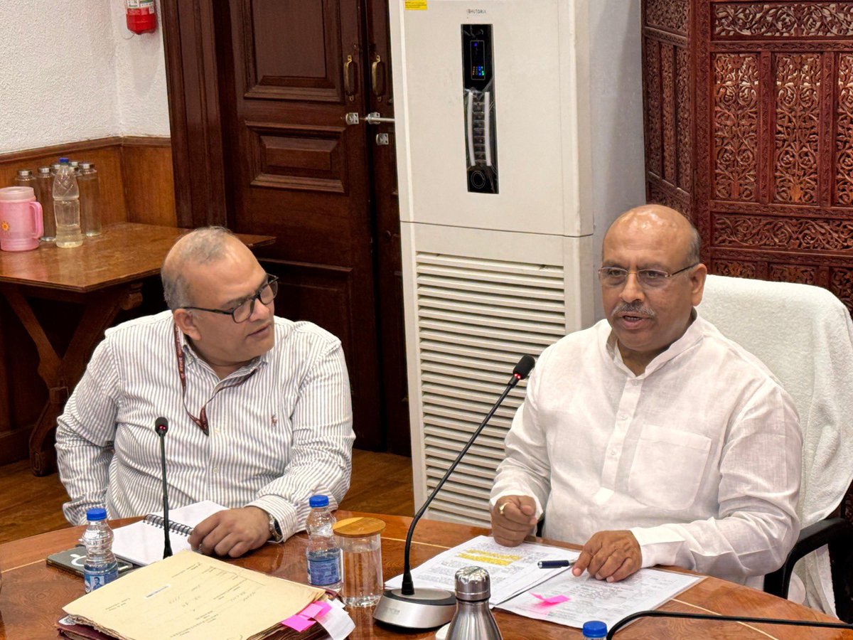 IN_Archives's tweet image. Today, Shri Vijender Gupta, Hon’ble Speaker of the Delhi Legislative Assembly, visited NAI to review historical records related to the Assembly.
He was received by DG Shri Samar Nanda in presence of ADG Ms. Neha Bansal & senior officers.
#ArchivesMatter #MainBharatHoon