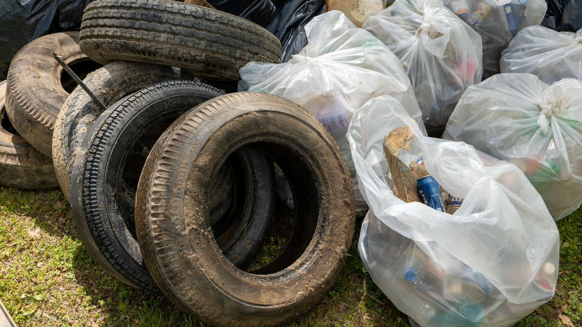 WakeGOV's tweet image. #PlasticFreeJuly is ending soon, but preventing #Litter never ends! 🚯

Continue to reduce #Plastic use and keep litter out of our #Environment.

To get a litter kit, check out ⤵️ 
ow.ly/ZBh450WvQ3y 
#DontTrashYourWake