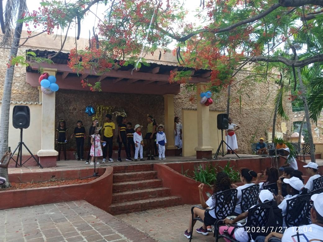 MairaFundora's tweet photo. Compartimos en este verano con el proyecto pueblos amigos del mundo, participaron infantes de Cuba, Francia, el Salvador y Colombia. Se realizaron tareas de impacto. #EducaciónTrinidad #CubaMined @AndreiArmasBra6 @TurinoWilliam @TFontanills @AlexisLorente74 https://t.co/t9h6xDZkHv