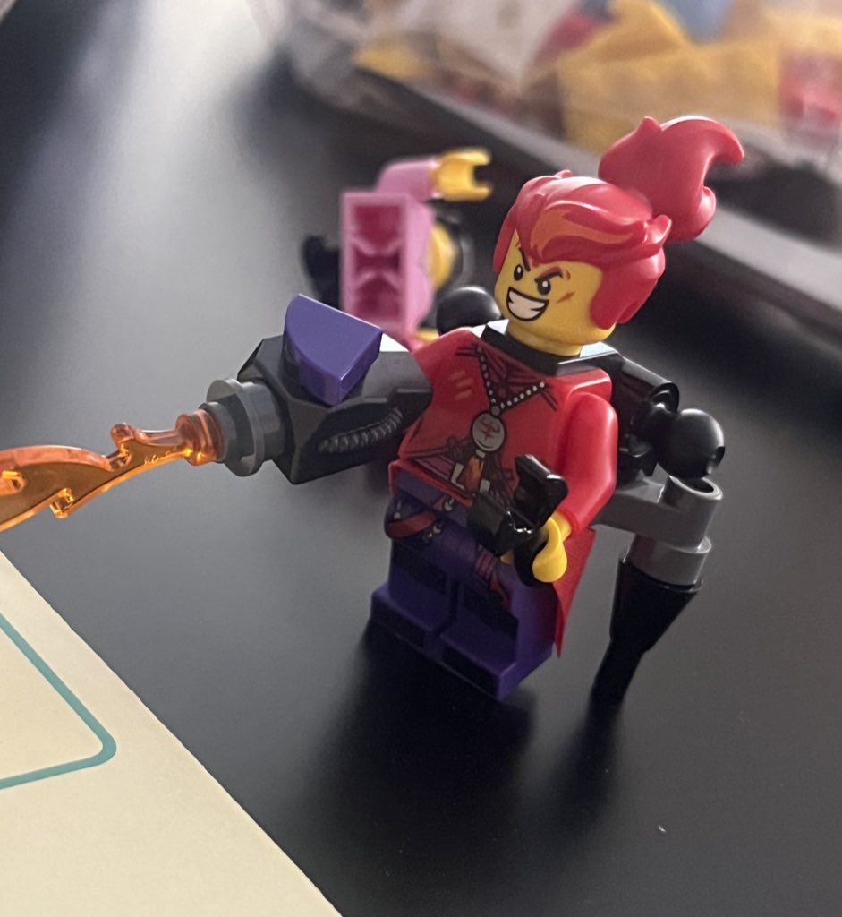 rednby's tweet image. so evil..
