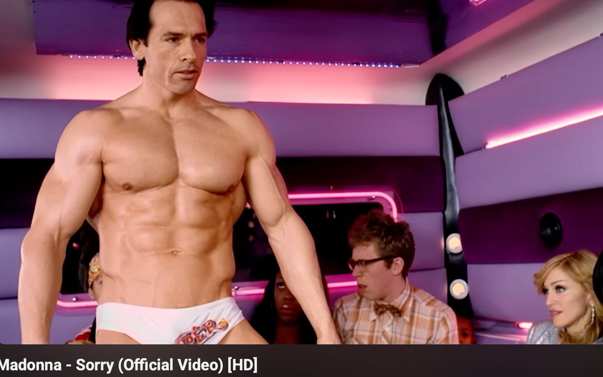 donutmind_2's tweet image. nisha lore: my dad used to look like this AND did the pecs dance so many times