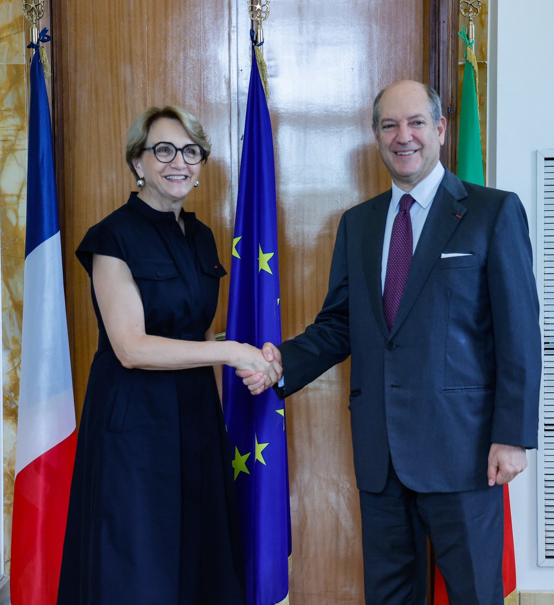 ItalyMFA's tweet image. Il Segretario Generale Amb. Guariglia ha accolto alla #Farnesina la Segretaria Generale francese @amdescotes per le consultazioni periodiche 🇮🇹🇫🇷. Proficuo scambio su temi bilaterali e internazionali, compresi #Gaza e Ucraina, a conferma della stretta cooperazione tra i due Paesi