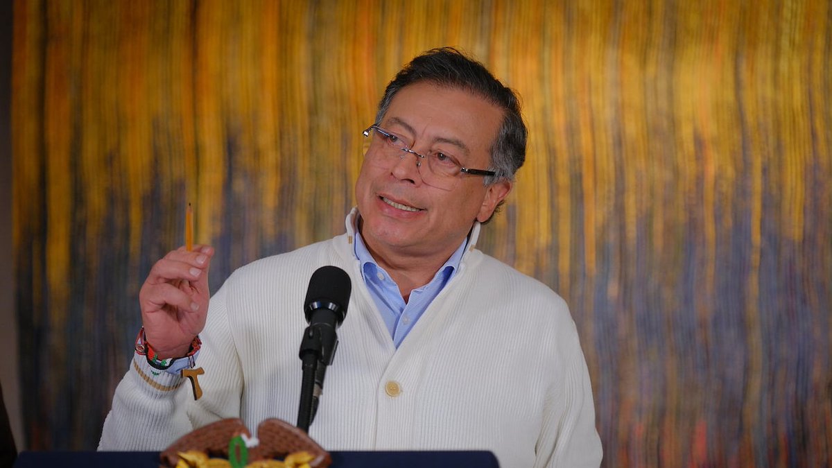 eleccionescolom's tweet image. #ATENCION
¿Usted tiene una imagen favorable o desfavorable del presidente Gustavo Petro @petrogustavo?

🔁 Favorable 
❤️ Desfavorable