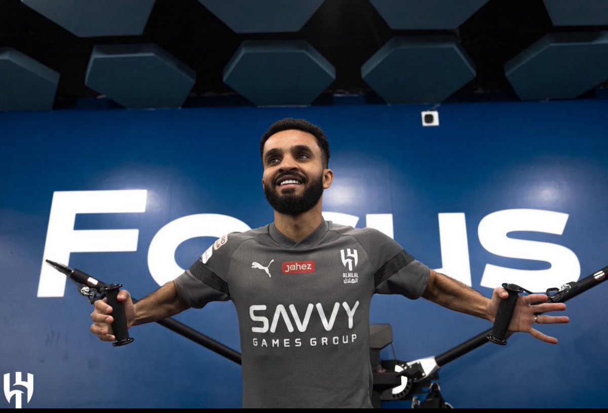 في فترة من الفترات كانوا افضل أظهرة اسيا 
في فترة الهلال طوال السنين هم أفضل ظهيرين محليين 

مايزايدون على الكيان 
رضوا بالدكه اخر السنين من عشقهم للكيان 
ياسر الشهراني ومحمد البريك قصة عشق لاتنتهي الى الأبد 

سنظل نذكركم ونذكر الأجيال أنكم أعظم ظهيرين سعوديين 💙