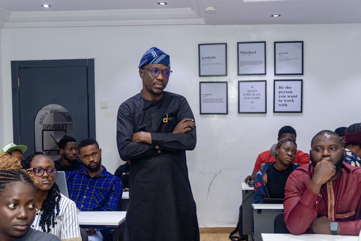 thehivehubng's tweet image. We had the pleasure of hosting @Cc_HUB and @IlorinHub for the Ilorin Innovation Challenge & Hackathon powered by @IHSTowers ! 🚀✨
A day of bold ideas, networking, and building real impact with Nigeria’s brightest young innovators.
We’re proud to be part of this journey! 🐝