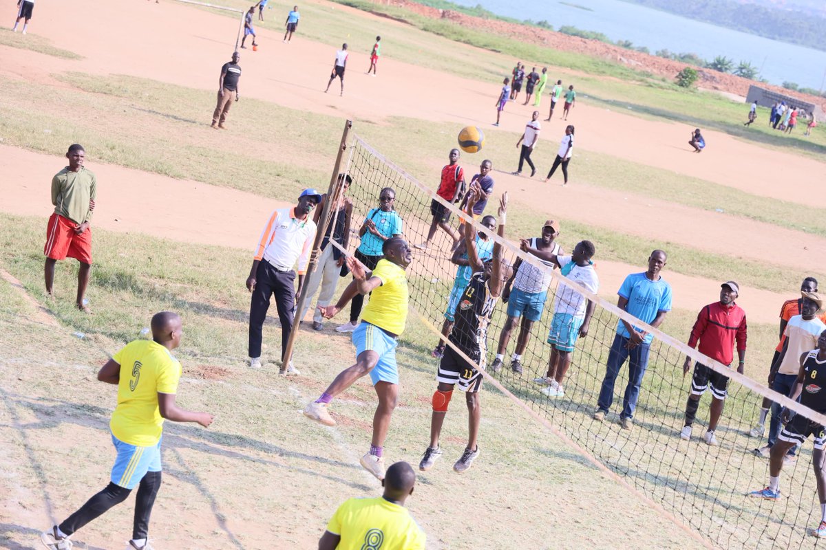 URAuganda's tweet image. Yesterday, the URA had the singular honor of participating in the 6th Corporate Sports Network Outing which transpired at Maroons FC grounds in Luzira.
After a day full of exciting games i.e. football, volleyball and networking, the scoreline was as follows;
📌URA vs SGA…