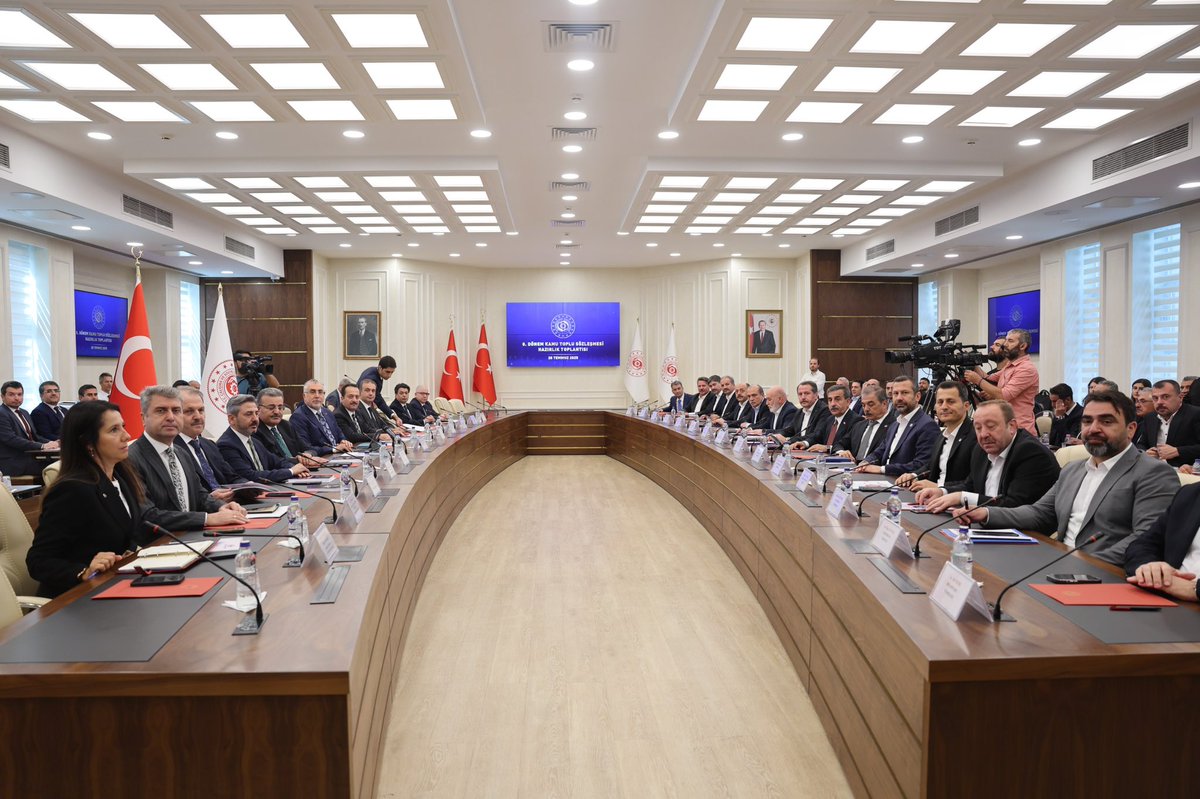 csgbakanligi's tweet image. Çalışma ve Sosyal Güvenlik Bakanımız Sayın Prof. Dr. @isikhanvedat, “8. Dönem Toplu Sözleşme Görüşmeleri” Hazırlık Toplantısına Başkanlık Etti
csgb.gov.tr/haberler/bakan…