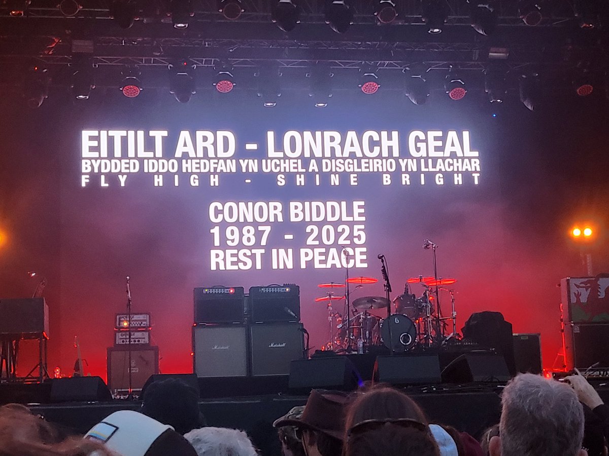 Went to Forestfest over the weekend and the Manics show again that they are a class act.