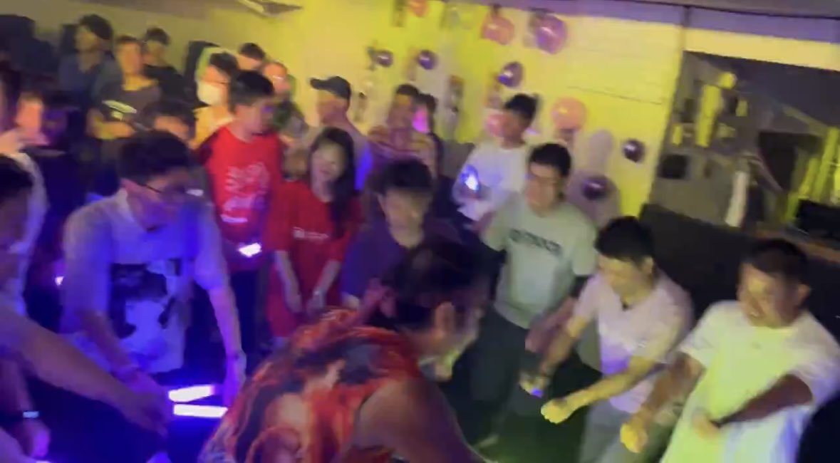 mnaoki0719's tweet image. ダブルヴィー現場の治安、(アソ◯システム等を主現場にしてるヲタク様の観点からすると)決して良くはありません

※写真はイメージです