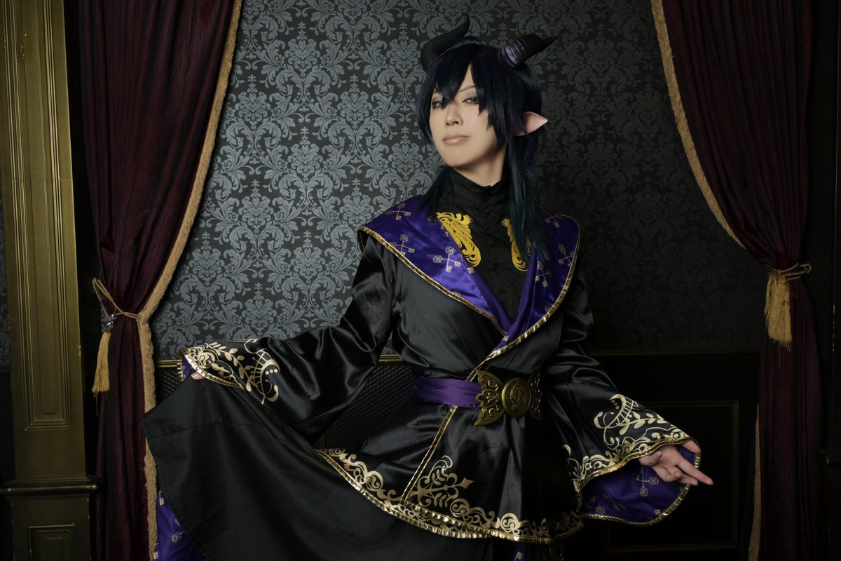 axir101's tweet image. 【cosplay twst】🪄闇鍋寮長式典服午後の部🪄

🐉/alba
📷/zecchiさん @zecchi_photo 
#20250726ドリチェン併せ