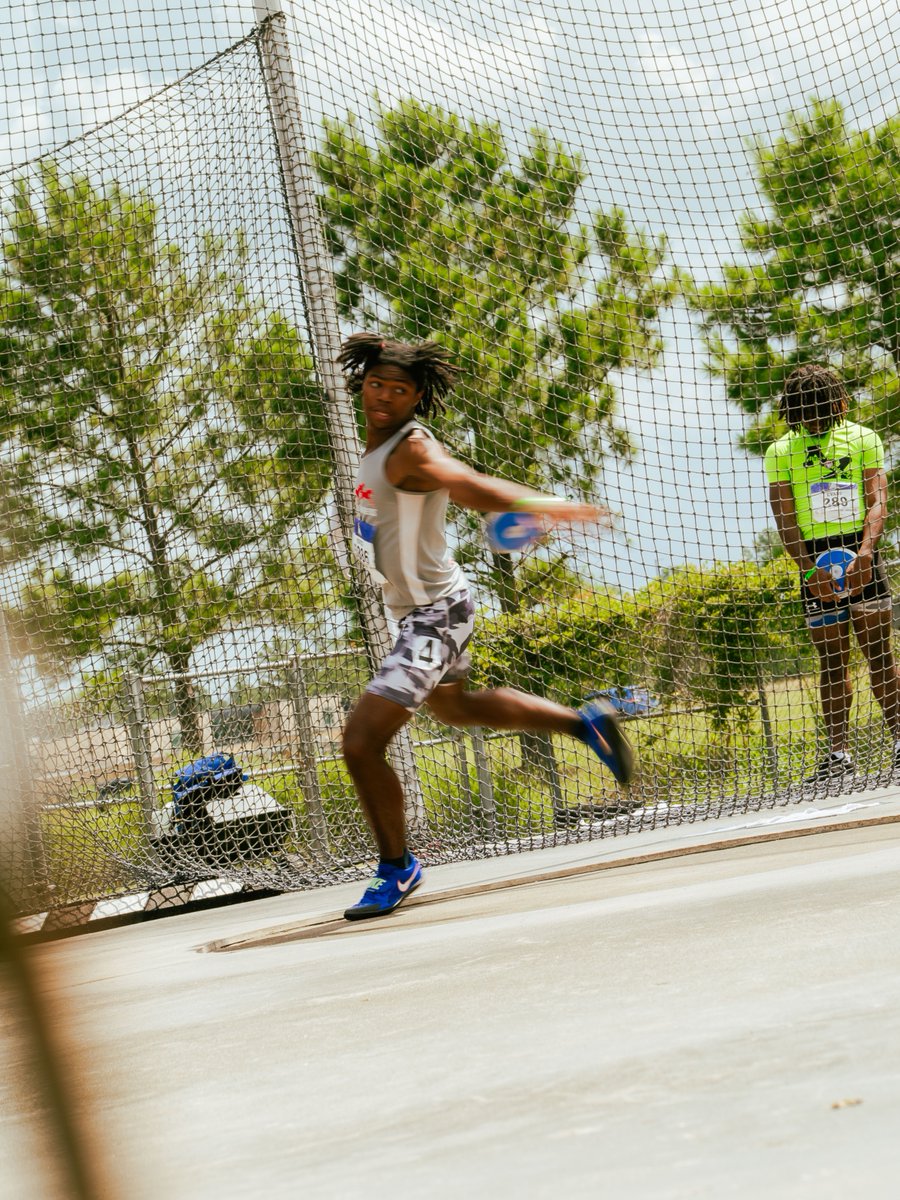 HCHSA's tweet image. Track moments that flew by...literally.
@TheRealAAU
