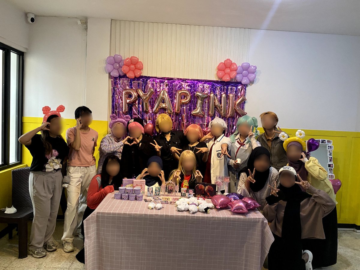 PYAPINKDIARIES's tweet image. 📜 𝐅𝐑𝐎𝐌 𝐔𝐒, 𝐓𝐎 𝐘𝐎𝐔 💌
Thank you to everyone who stopped by & filled this event with soo many footprints. We thought we wrote a quiet page, but you turned it into a whole chapter.
This memory is ours to keep 💜💗
#퍄핑 #Pyapink #PyapinkDiaries #PyapinkSeasonsofUs