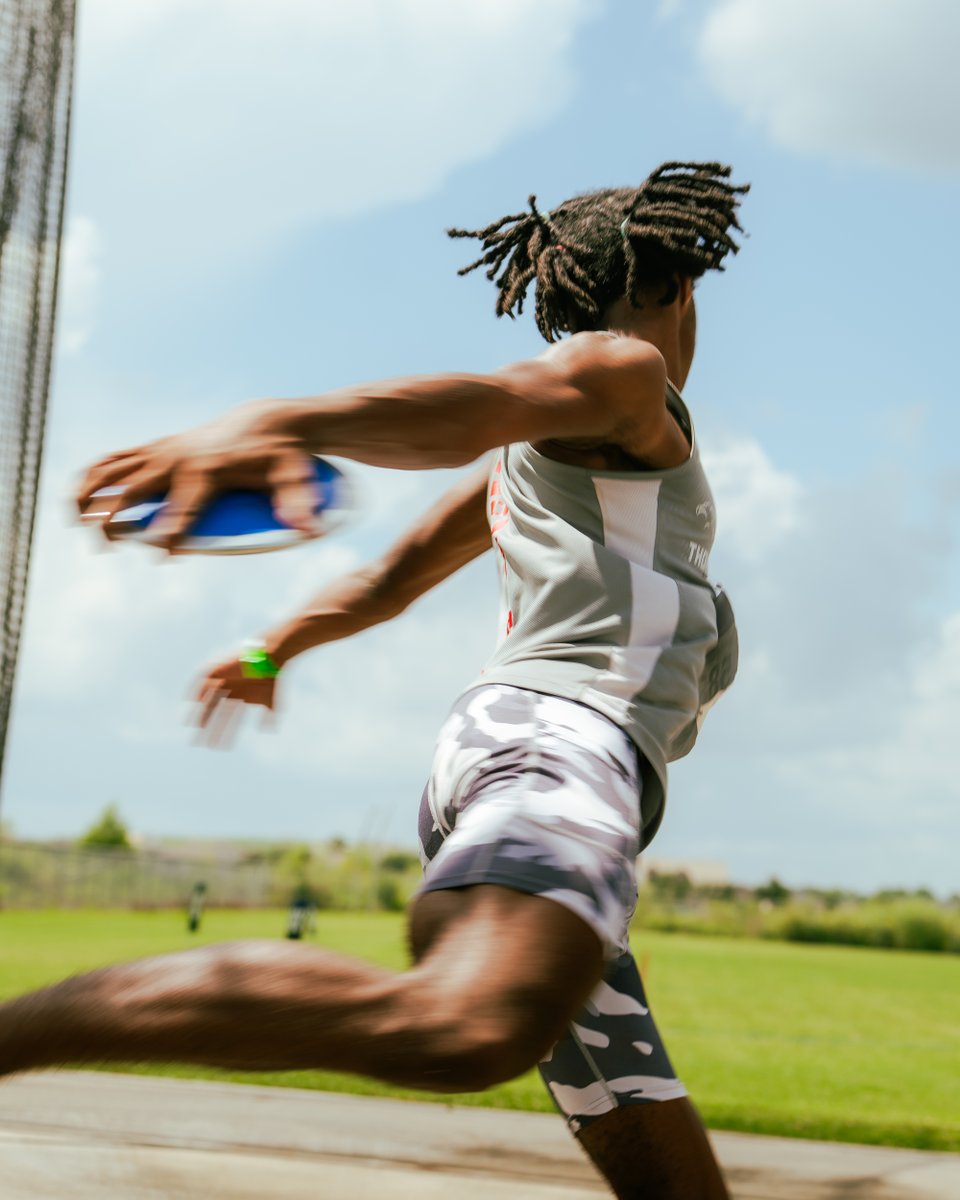 HCHSA's tweet image. Track moments that flew by...literally.
@TheRealAAU