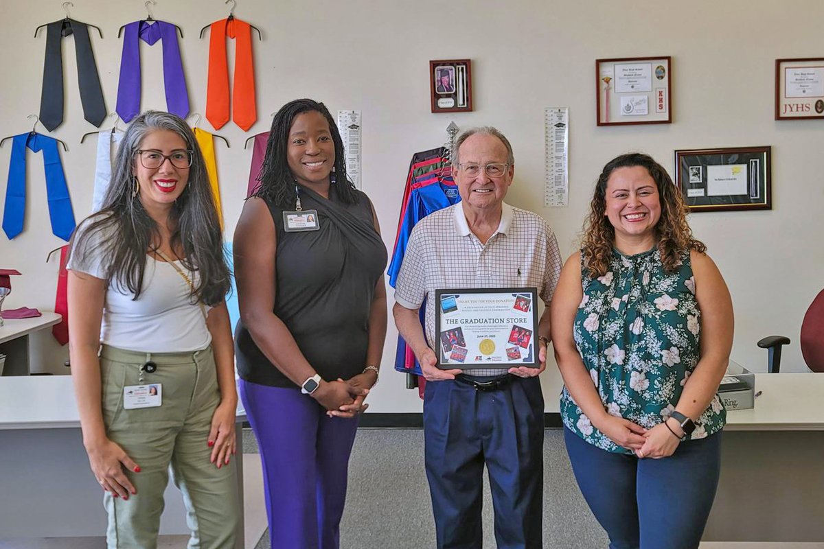 Harris County Department of Education (@hcdetx) on Twitter photo 🎓 The Graduation Store recently donated 15 caps, gowns and tassels to <a href="/HCDEAdultEd/">Adult Education</a>, allowing 15 additional students to participate in the annual graduation. #TeamHCDE delivered a thank you gift for the gesture. blog.hcde-texas.org/2025/07/28/edu… <a href="/EduFoundHC/">Education Foundation of Harris County</a> <a href="/CtrGrantsDev/">CGD_HCDE</a> #SeeTheImpact 🎉 🎓 The Graduation Store recently donated 15 caps, gowns and tassels to <a href="/HCDEAdultEd/">Adult Education</a>, allowing 15 additional students to participate in the annual graduation. #TeamHCDE delivered a thank you gift for the gesture. blog.hcde-texas.org/2025/07/28/edu… <a href="/EduFoundHC/">Education Foundation of Harris County</a> <a href="/CtrGrantsDev/">CGD_HCDE</a> #SeeTheImpact 🎉