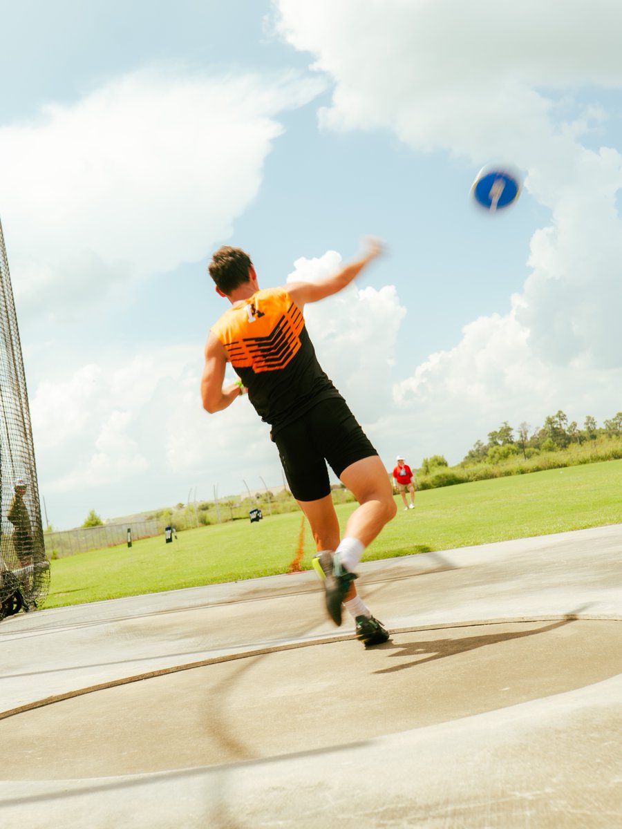 HCHSA's tweet image. Track moments that flew by...literally.
@TheRealAAU
