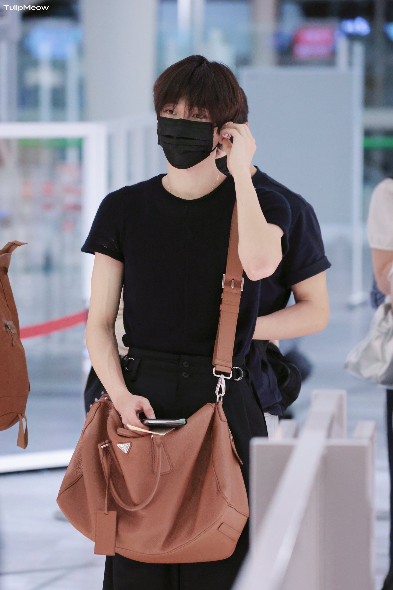PRADA キャメルパーカー 𝐒𝐈𝐎𝐍 𝐅𝐀𝐒𝐇𝐈𝐎𝐍 on X: 