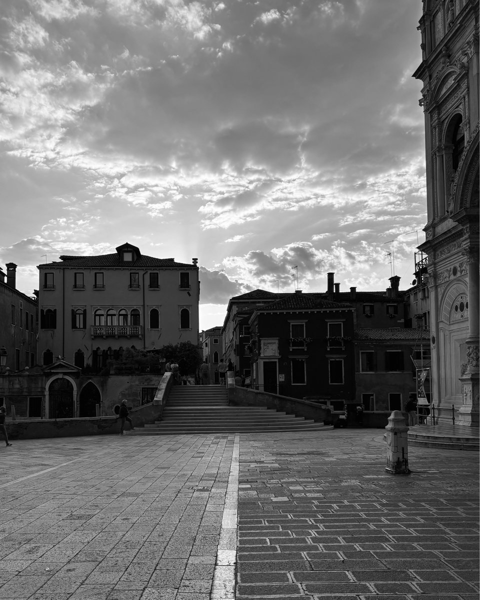 IntrecciVE's tweet image. Riga al centro #venezia #venice #veneziagram #igersvenezia #veneziadavivere #venise #tourguide #travel #travelgram #guidetouristique
