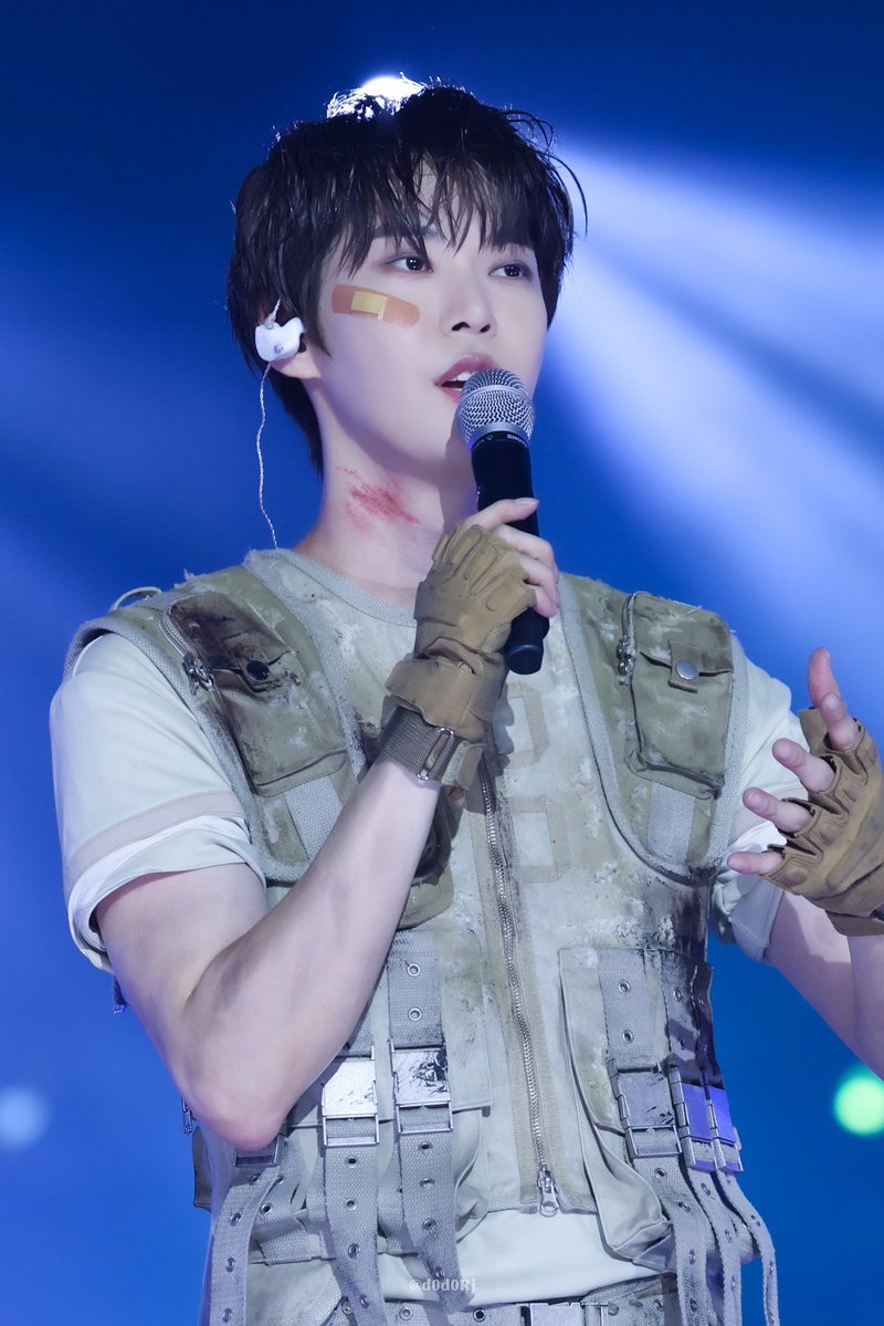 d0d0Rj's tweet image. 250726 썸머 가요대전

빙결센티넬..

#도영 #doyoung #nct127 #nct