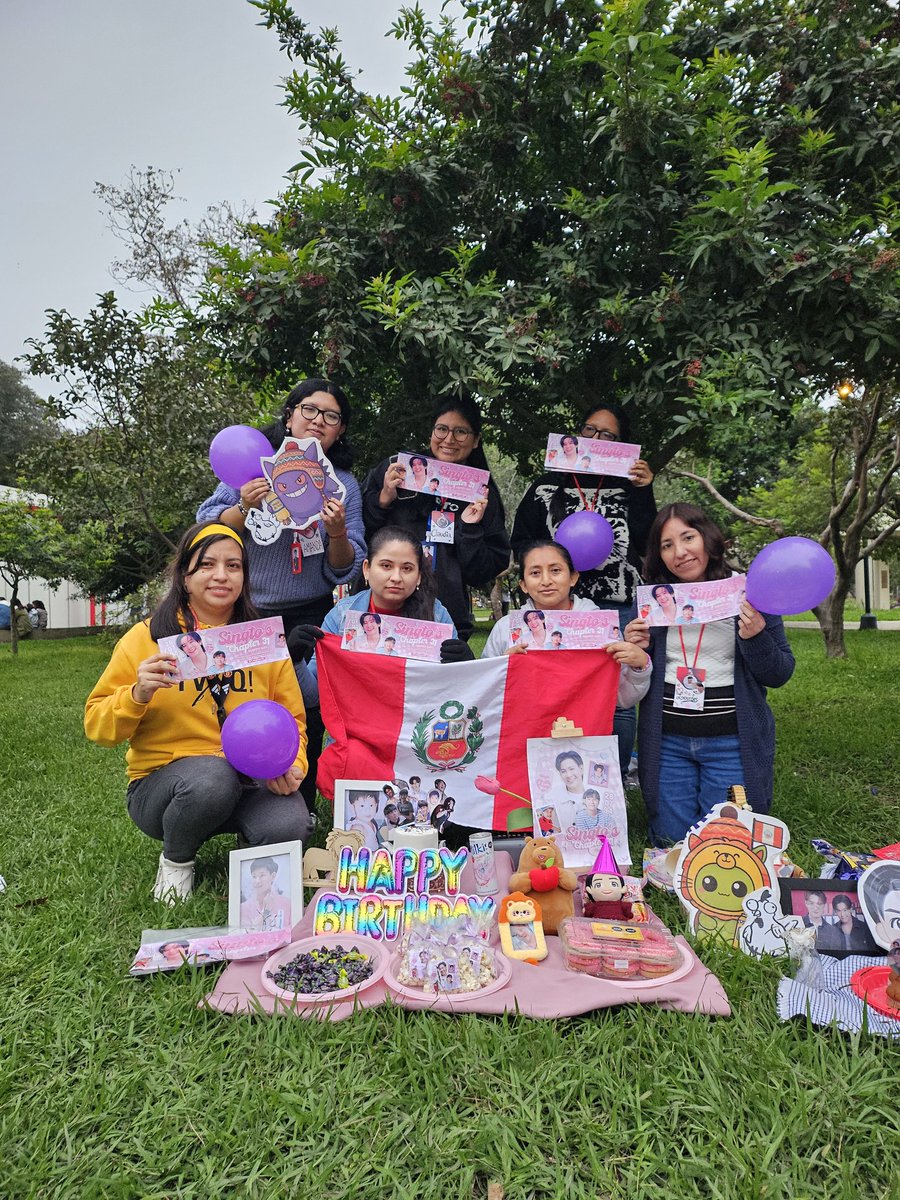 singtoperufc's tweet photo. 𝗦𝗜𝗡𝗚𝗧𝗢’𝘀 𝗖𝗛𝗔𝗣𝗧𝗘𝗥 𝟯𝟭: 𝗣𝗜𝗖𝗡𝗜𝗖 🎂🇵🇪

We celebrated @stjinx_maya’s birthday with a lovely picnic full of joy, sweets and love. From Peru, we made this day a little brighter just for you✨️

31 years of talent, heart and bright💖

#SingtoBD2025
#SingtoPrachaya https://t.co/QttZLtss9F