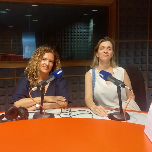 feprohos's tweet photo. Maravillosa charla de nuestra gerente, Beatriz Carballido, en @Radio_Voz , hablando del sector y de los retos a los que se enfrenta. 
#hosteleriayturismo #feprotur https://t.co/89rGCPV0Xe