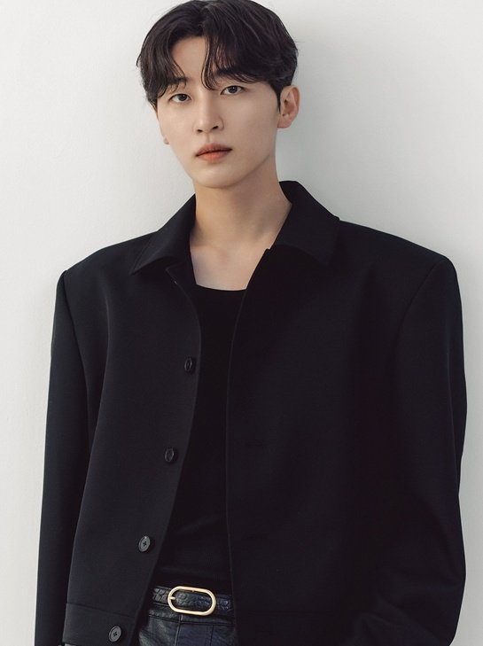 idlecharts's tweet photo. R.Tee will release a new single titled "Damdadi" in August featuring SOYEON

He is known for producing songs for BIGBANG, BLACKPINK, WINNER, iKON and others https://t.co/8Ov832i6vL