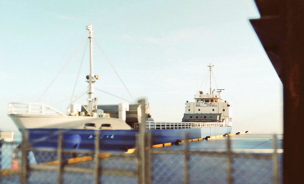 フェンスや岸壁も含めてすべて手作りの模型です☺️