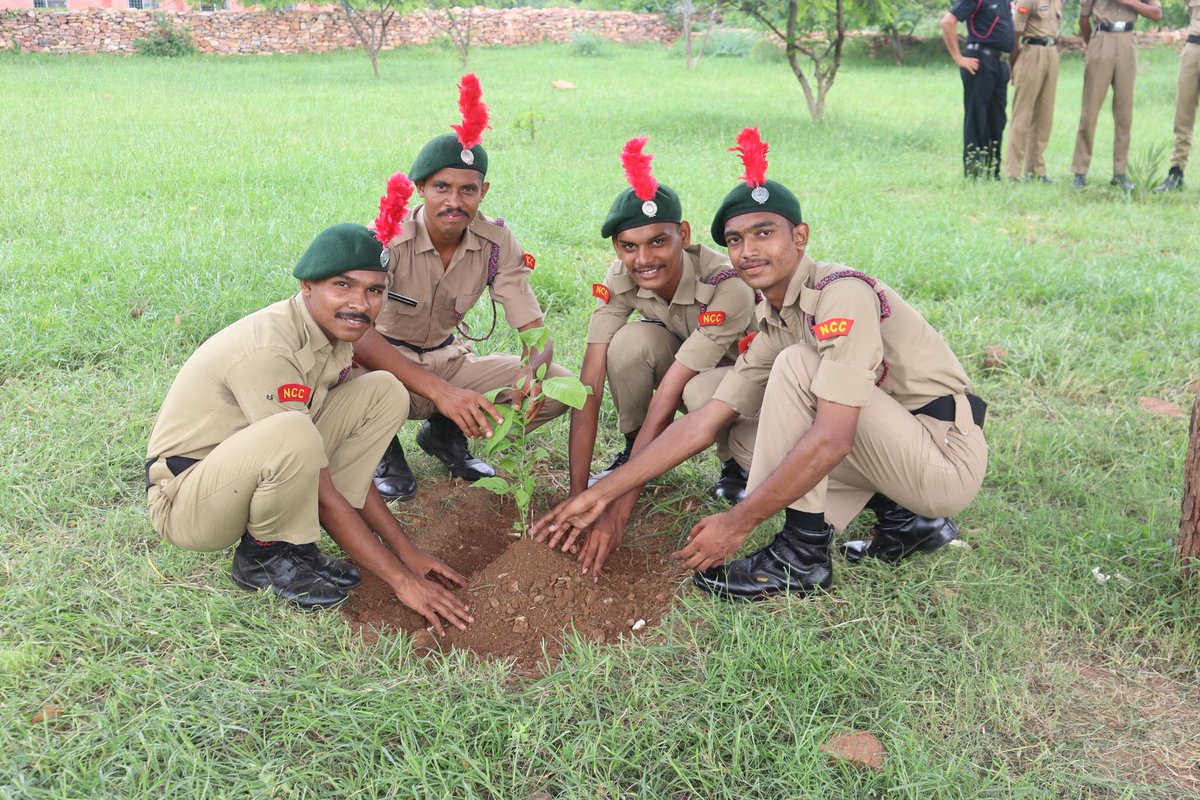 KonarkCorps's tweet image. “Saluting Courage, Honouring Victory”

‘Wreath Laying Ceremony’ in honour of #Bravehearts of #OperationVijay &amp;amp; ‘Tree Plantation Drive’ as a commitment for #GreenFuture marked inauguration of ‘Dhrangadhra War Memorial’.

#GoldenKatarDivision
#KargilVijayDiwas2025

@adgpi