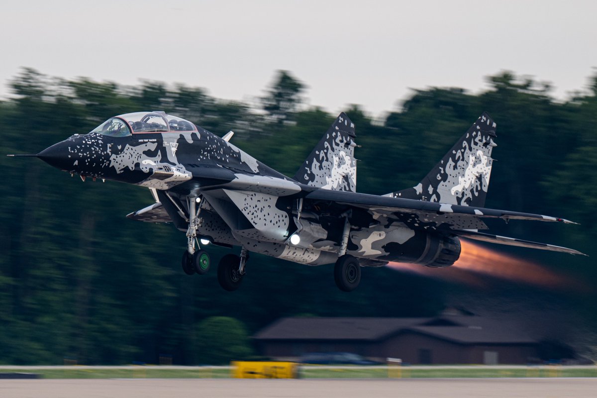 kentarou_f15's tweet image. Oshkosh Day1