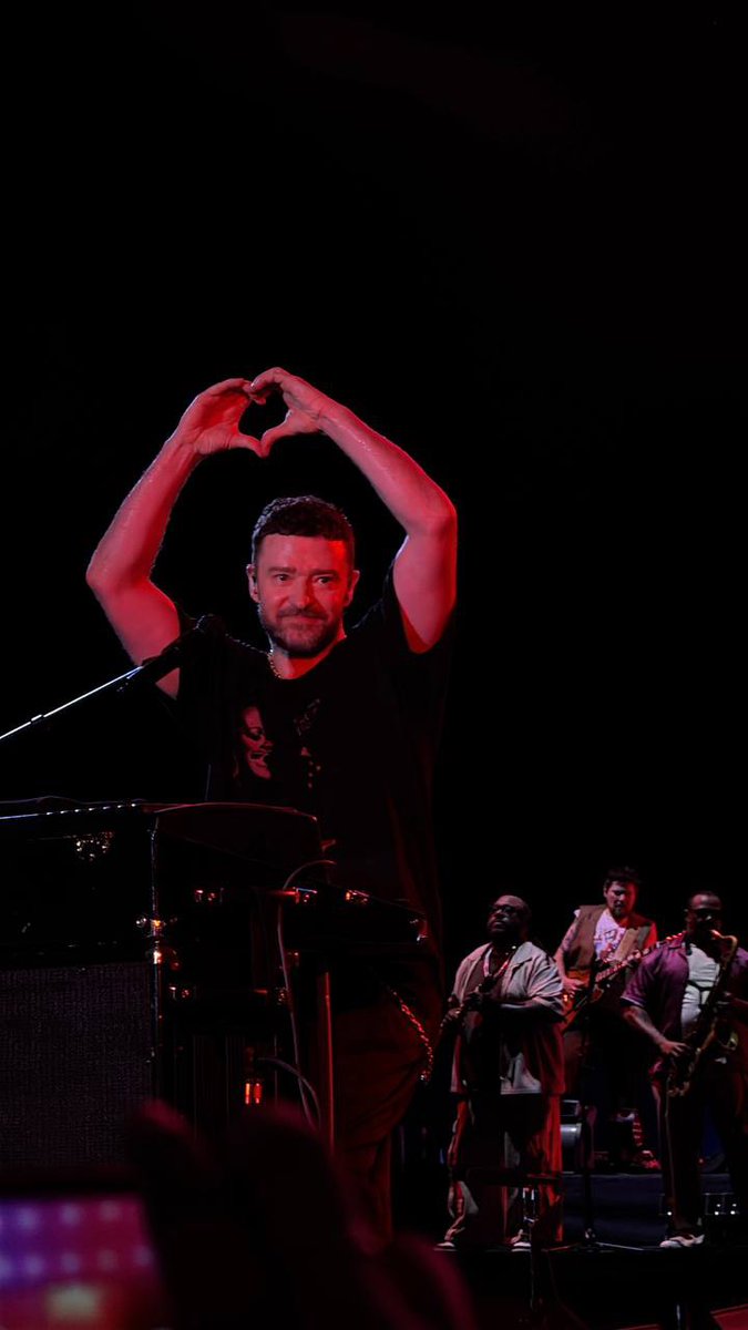 jtrocks_'s tweet image. Justin Timberlake, Baku Olympic Stadium (2025) 📷 natalishurushkina | galeriajtrocks.blogspot.com