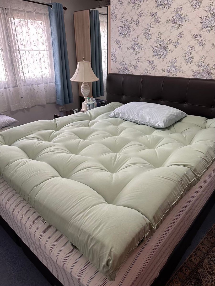 ล่าสุดซื้อท็อปเปอร์นี้ให้ย่านอน ย่าชอบมาก ย่าบอกมันไปนุ่มยวบและไม่แข็งโป้ก นอนสบายไม่ปวดหลัง ถูกใจคนแก่ชมไม่หยุด ชอบมากตอนนี้5555555